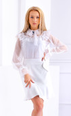Елегантна бяла блуза от мек тюл на точки