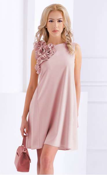 Дамска рокля в розова пудра с къдри Bethany ⭐ розови рокли Ароганс